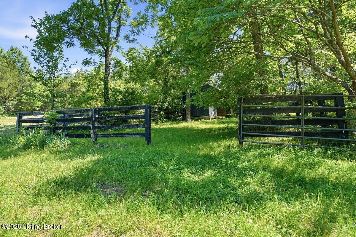 651 Bridgeport-Benson Road Frankfort, KY 40601 - Photo 54 of 61 Horse Pen