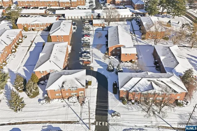 $299,000 | 28 Knox Terrace, Wayne, NJ 07470