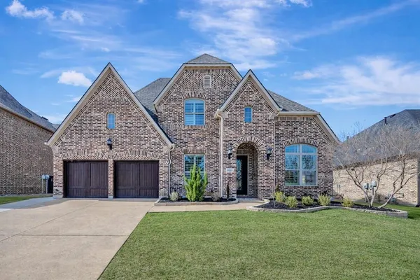 $789,900 | 1009 Holston Hills Trail, Roanoke, TX 76262