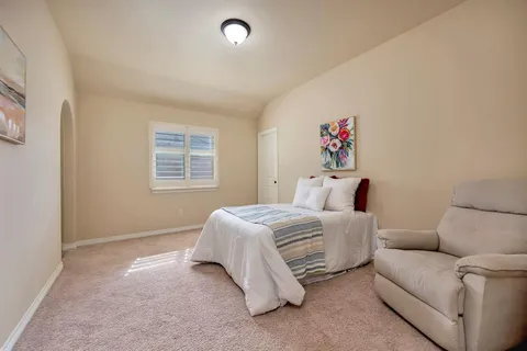 $800,000 | 1009 Holston Hills Trail, Roanoke, TX 76262