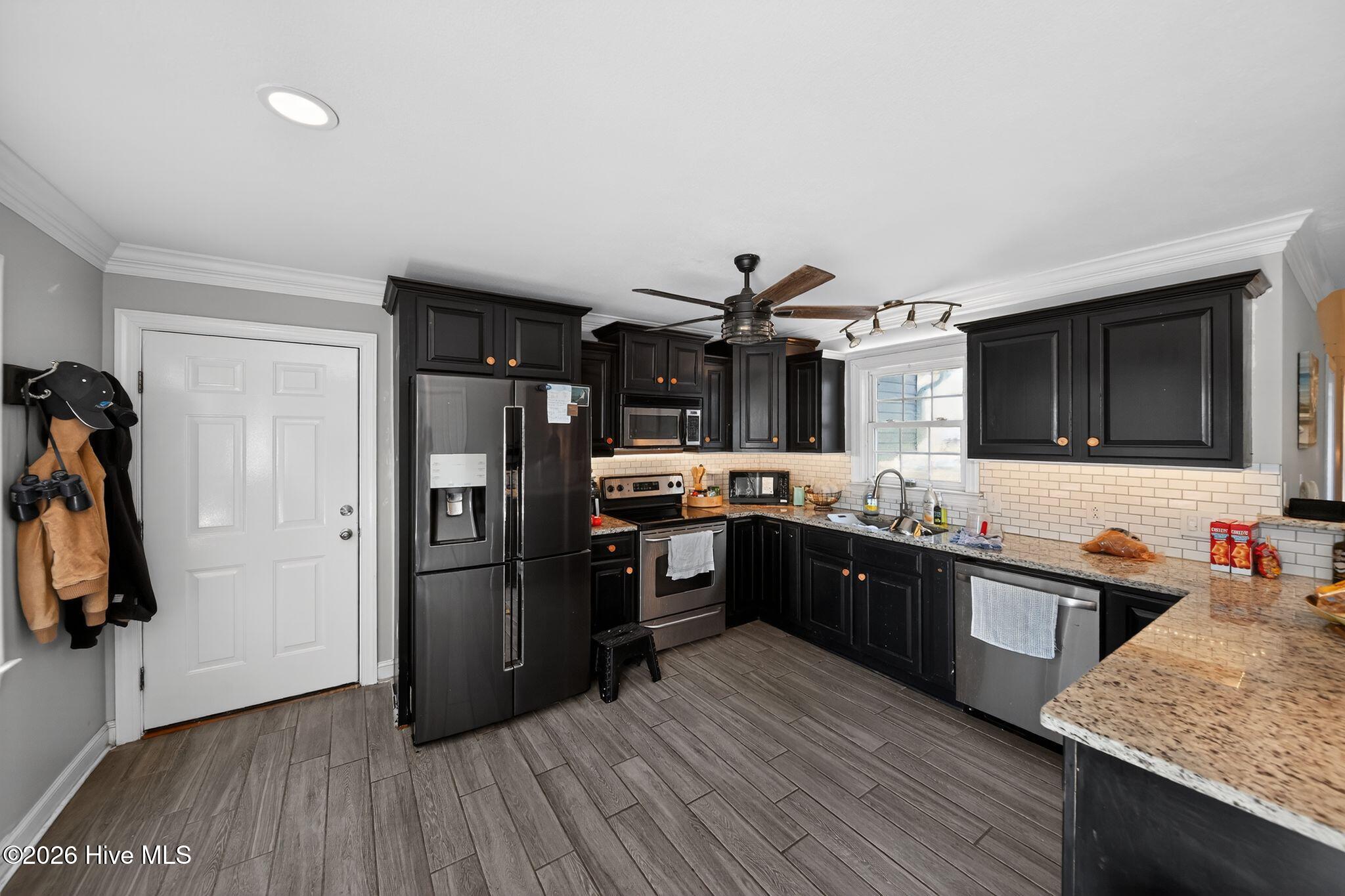 259 Clarks Neck Road Washington, NC 27889 - Photo 10 of 37 10