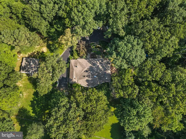 front view of house with a yard