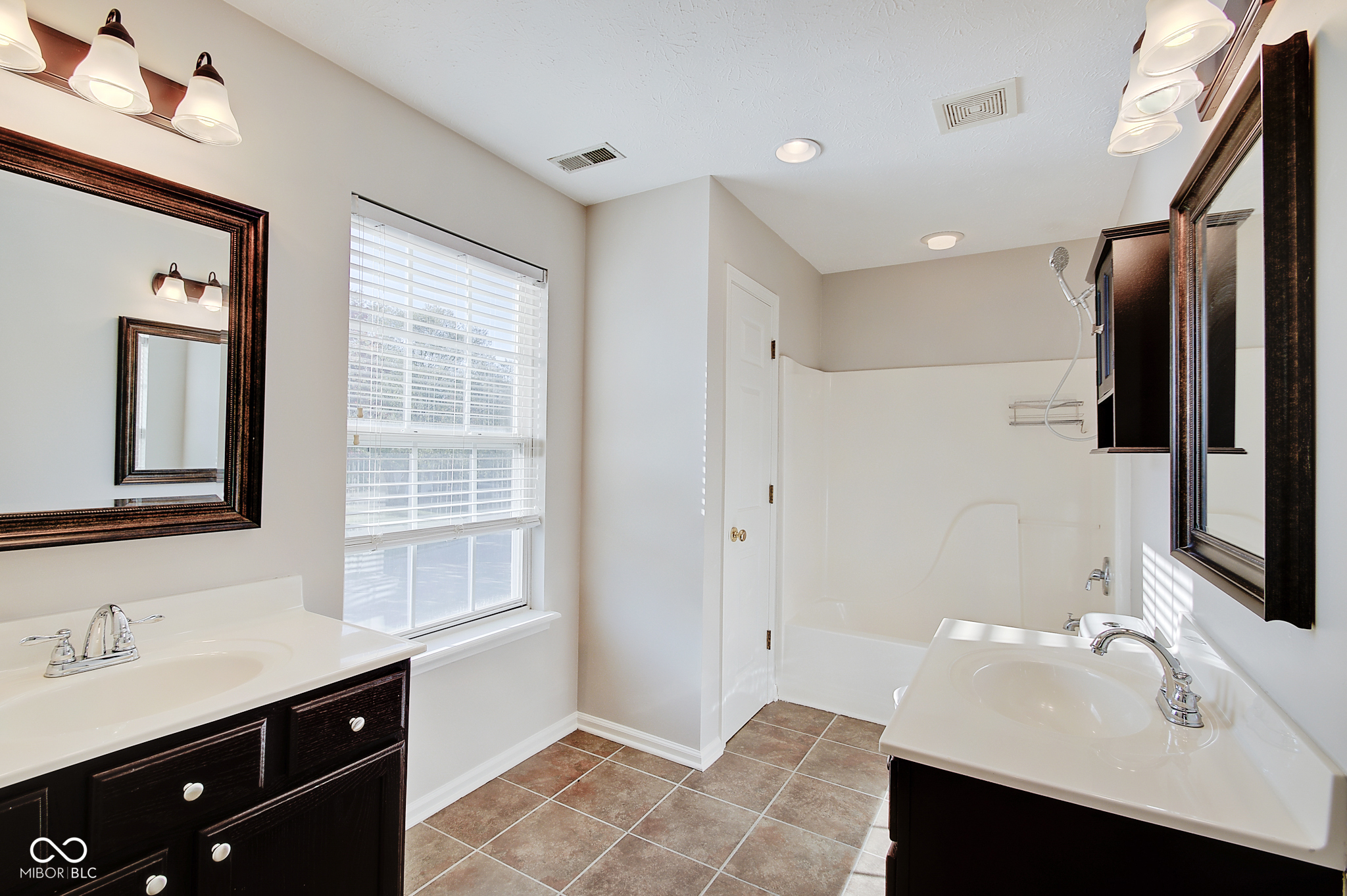 5318 Rippling Brook Way Carmel, IN 46033 - Photo 13 of 34 Gallery Image 13