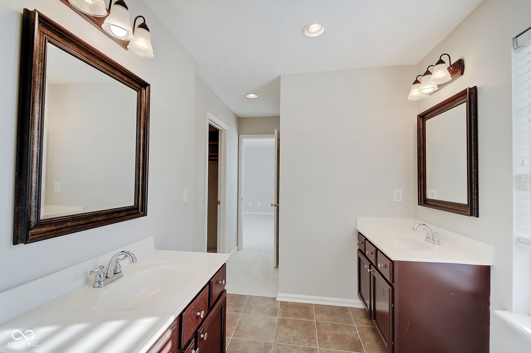 5318 Rippling Brook Way Carmel, IN 46033 - Photo 14 of 34 Gallery Image 14