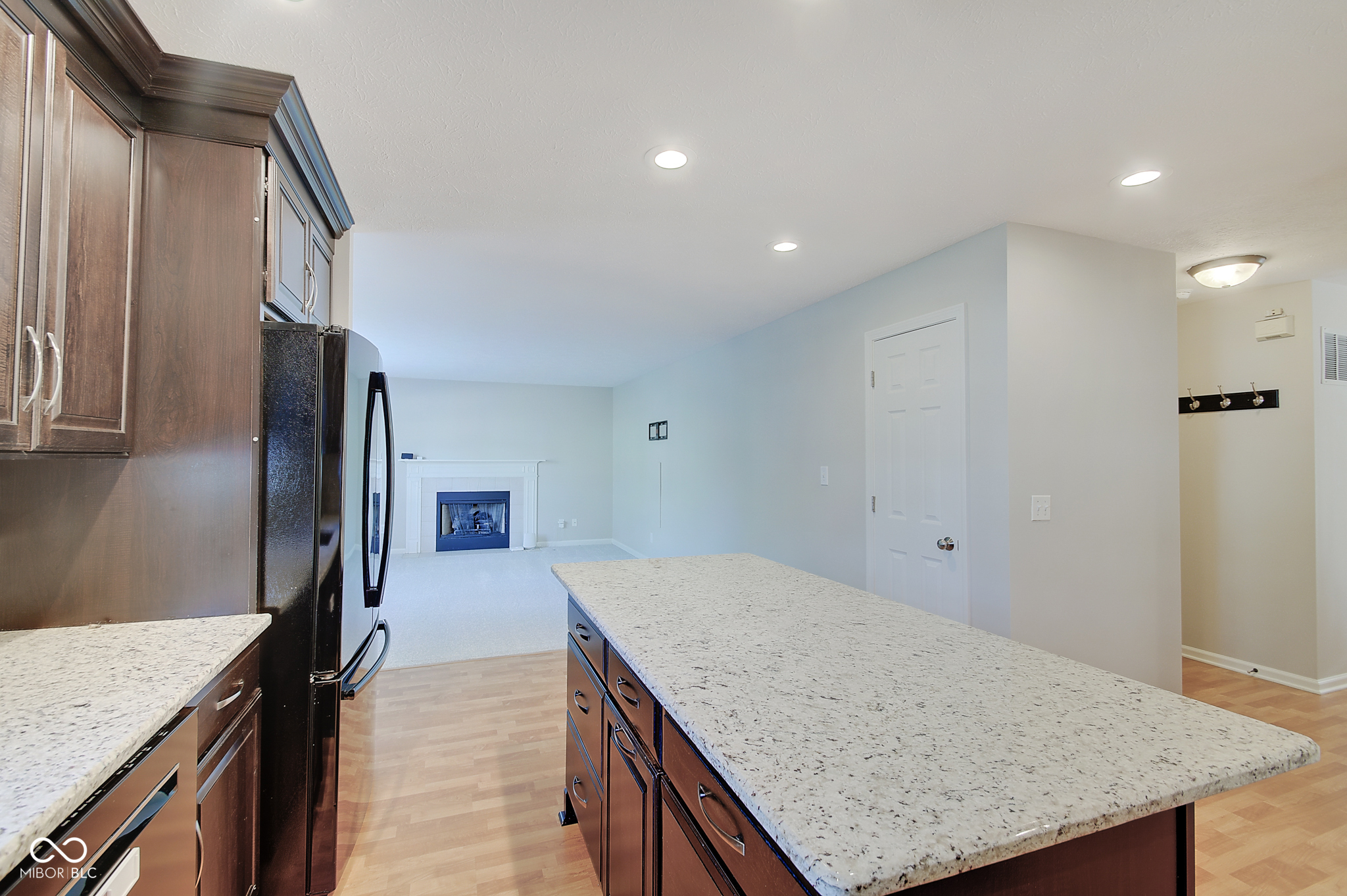 5318 Rippling Brook Way Carmel, IN 46033 - Photo 8 of 34 Gallery Image 8