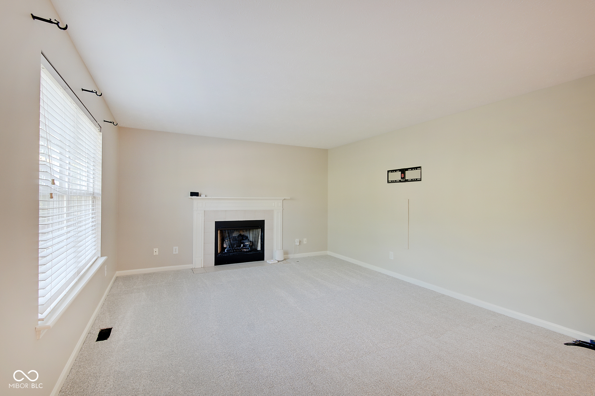 5318 Rippling Brook Way Carmel, IN 46033 - Photo 9 of 34 Gallery Image 9