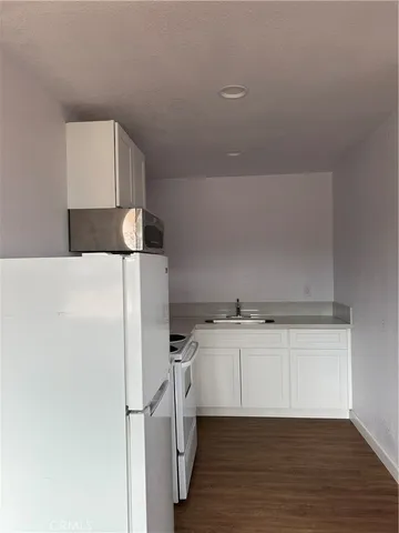 $1,200 | 17819 Donert Street, Hesperia, CA 92345