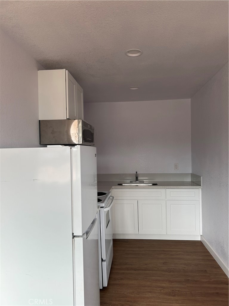 17819 Donert Street Hesperia, CA 92345 - Photo 4 of 12