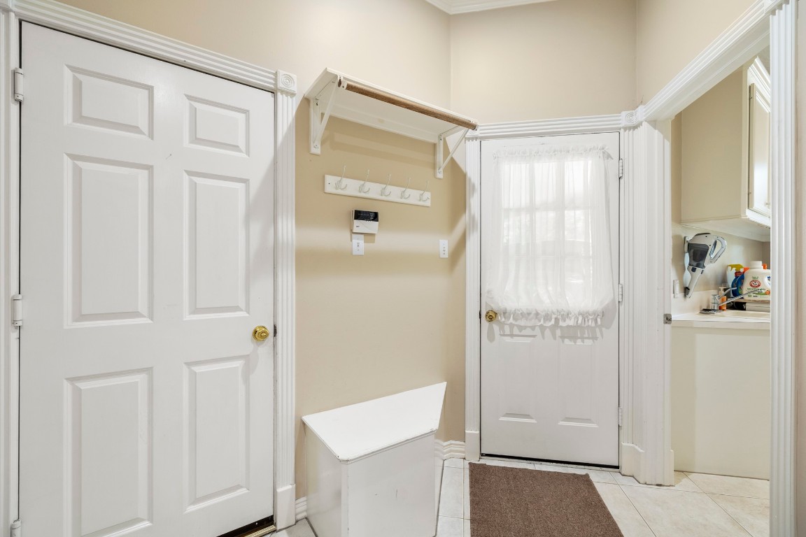 19315 Puget Lane Spring, TX 77388 - Photo 38 of 49 nice size utility room