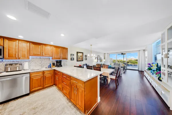 $2,550 | 3051 North Course Drive, Unit 901, Pompano Beach, FL 33069