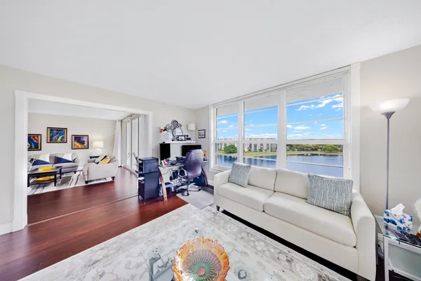 $2,550 | 3051 North Course Drive, Unit 901, Pompano Beach, FL 33069