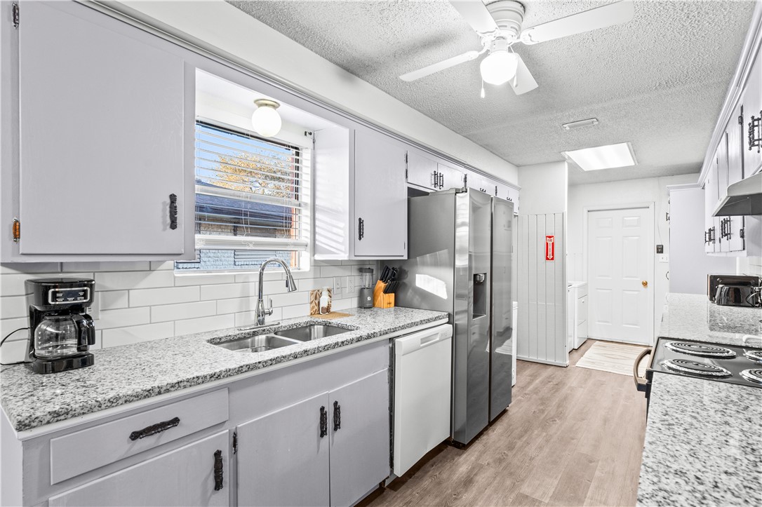 134 Daniel Moore Avenue Portland, TX 78374 - Photo 12 of 15