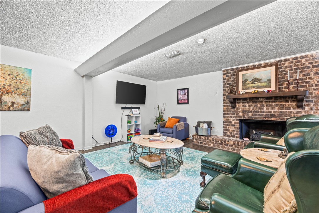 134 Daniel Moore Avenue Portland, TX 78374 - Photo 2 of 15