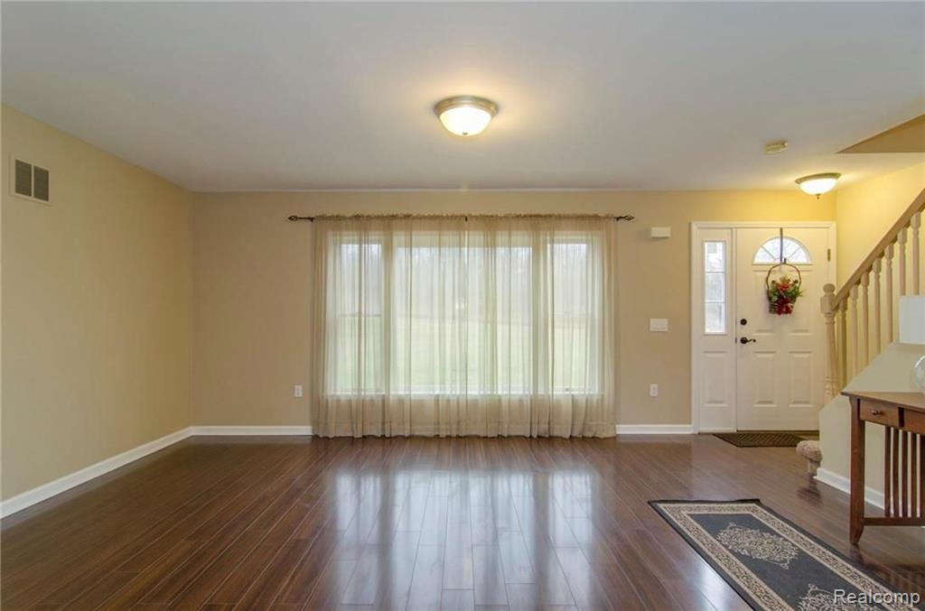 2999 North Eager Road Howell, MI 48855 - Photo 2 of 32