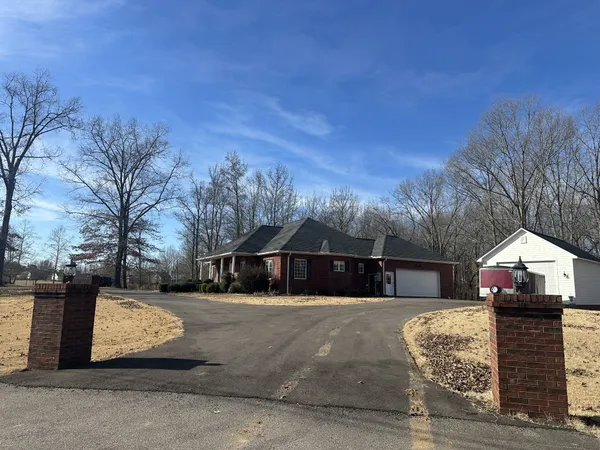 $529,900 | 25 Max Drive, Paris, TN 38242