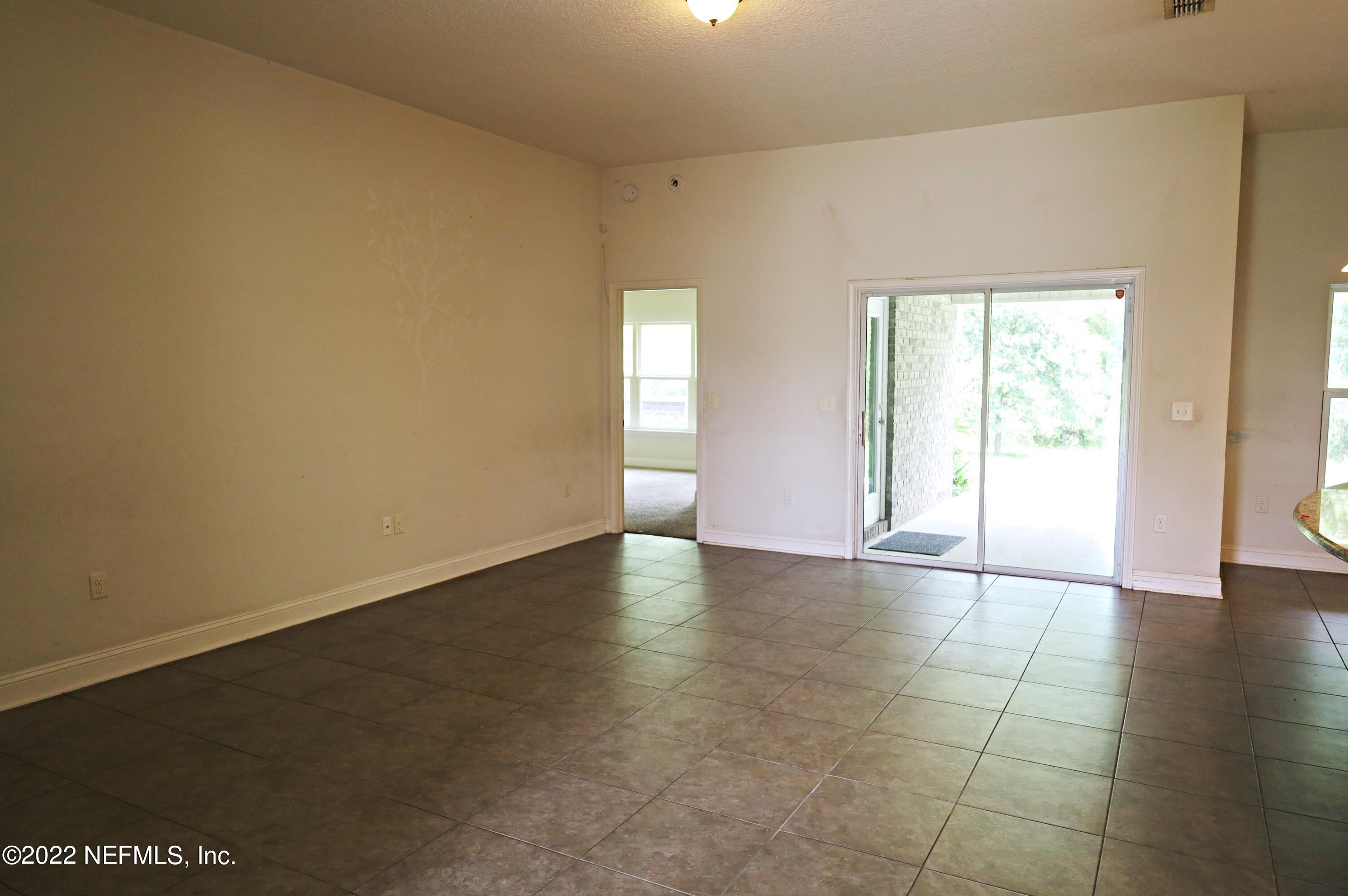 10991 Lothmore Road Jacksonville, FL 32221 - Photo 5 of 23 Living