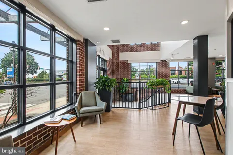 $559,900 | 181 East Reed Avenue, Unit 201, Alexandria, VA 22305