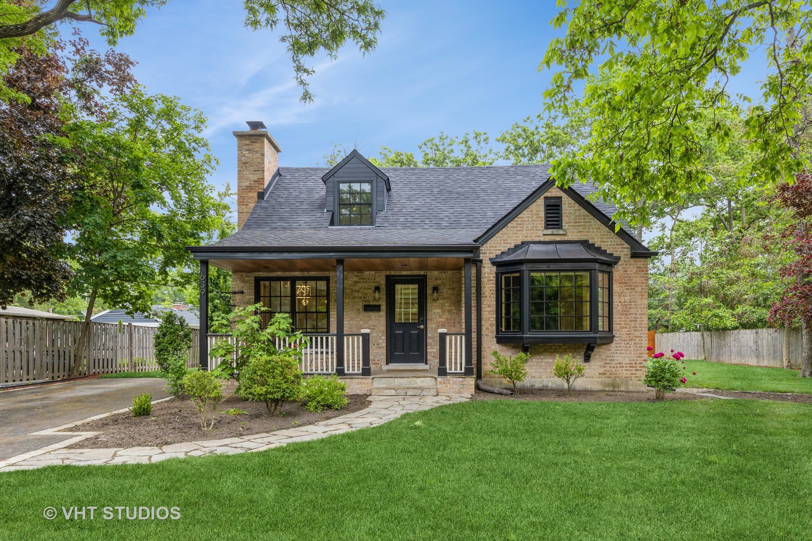 639 Harms Road Glenview, IL 60025 - Photo 2 of 21