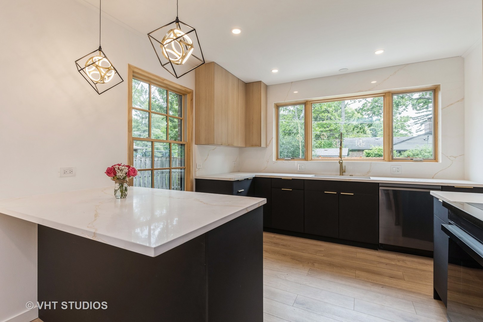 639 Harms Road Glenview, IL 60025 - Photo 8 of 21