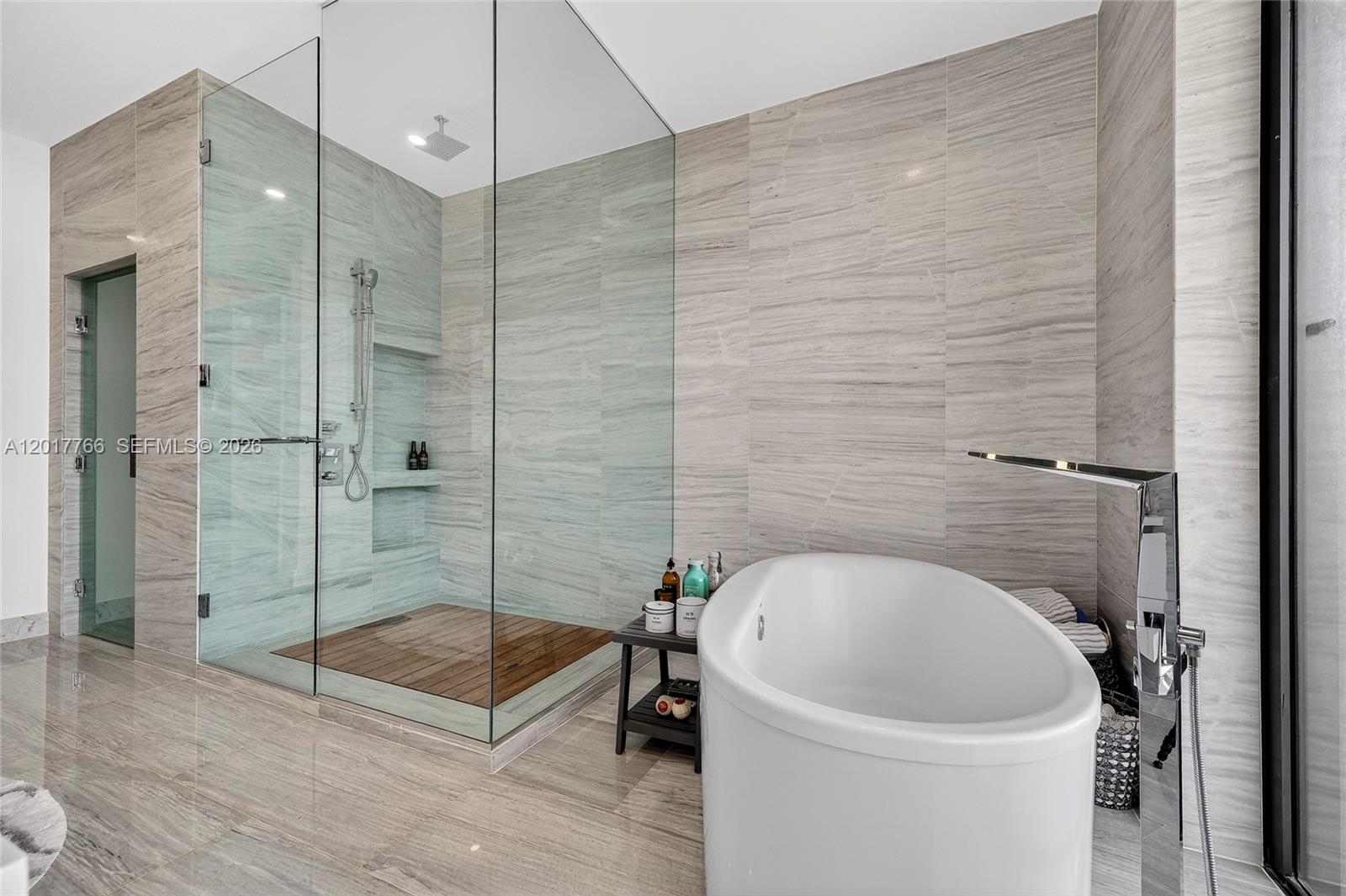 88 Southwest 7th Street, Unit PH4202 Miami, FL 33130 - Photo 28 of 88