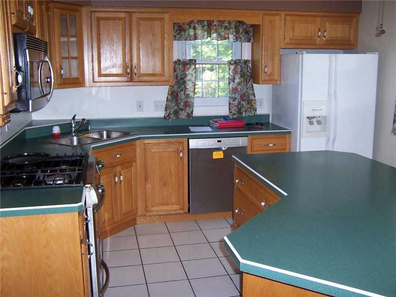 183 Boxfield Road Upper St. Clair, PA 15241 - Photo 7 of 17 Kitchen.