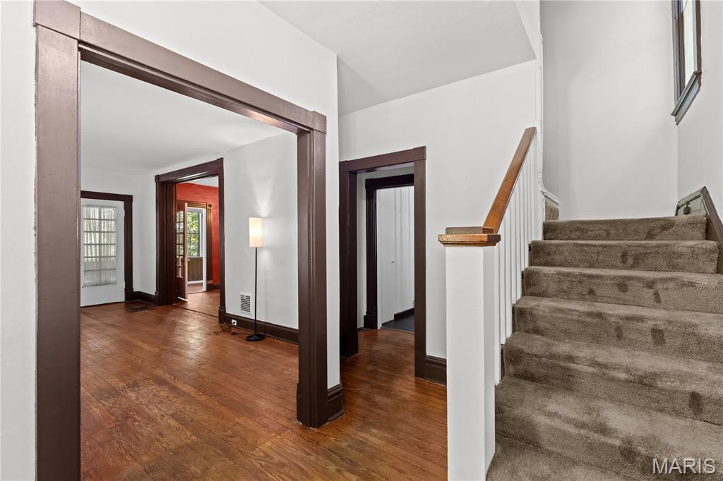502 Carson Road St. Louis, MO 63135 - Photo 9 of 28
