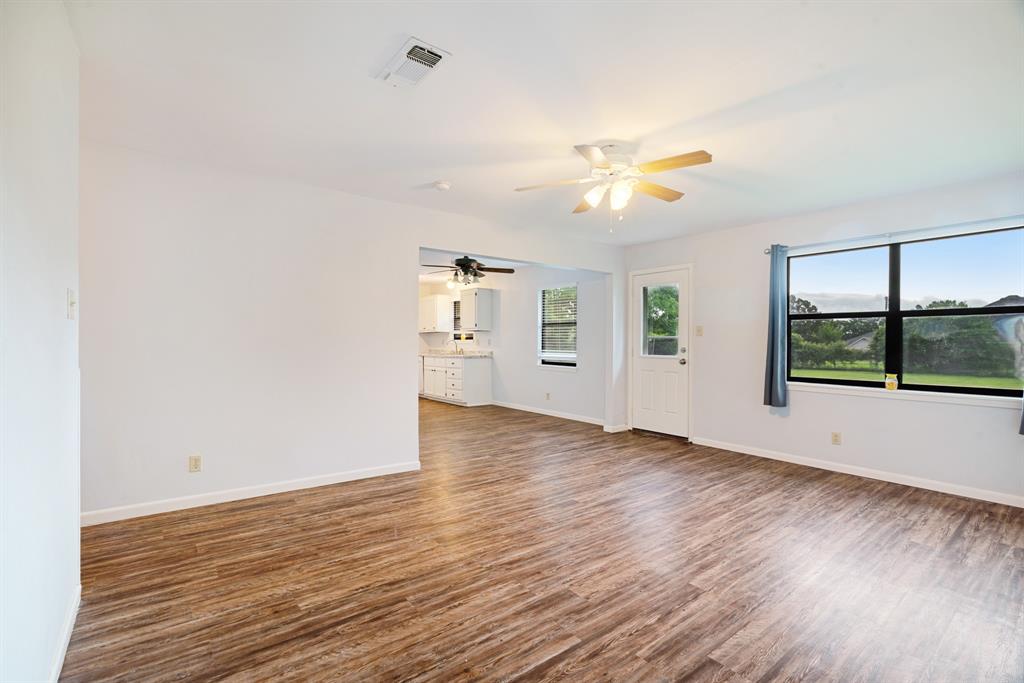 350 Town E Drive Reno, TX 75462 - Photo 6 of 16