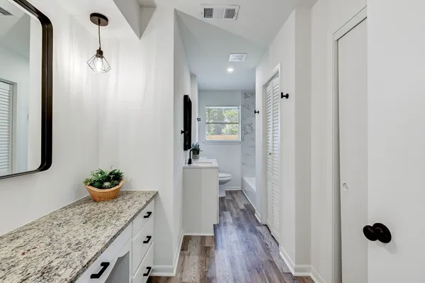 $1,975 | 1703 North Roberson Street, Conroe, TX 77301