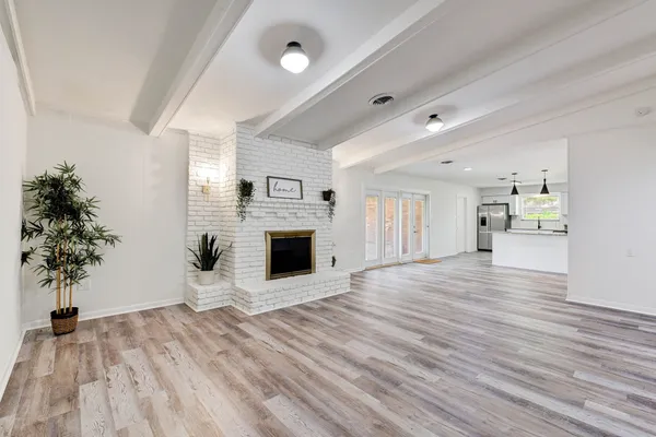 $1,975 | 1703 North Roberson Street, Conroe, TX 77301