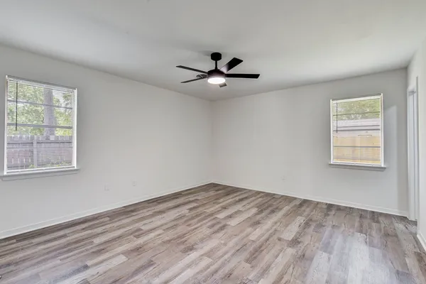 $1,975 | 1703 North Roberson Street, Conroe, TX 77301