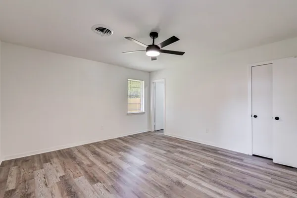 $1,975 | 1703 North Roberson Street, Conroe, TX 77301