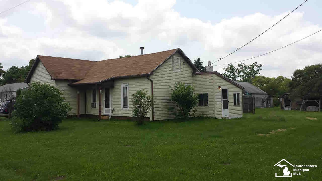1517 Plank Road Dundee, MI 48131 - Photo 1 of 4 Front View from Plank Rd.