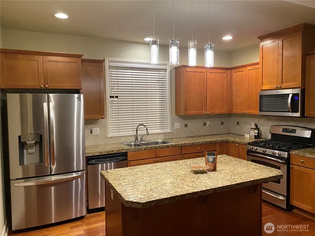 $3,725 | 18232 36 Avenue Southeast, Bothell, WA 98012