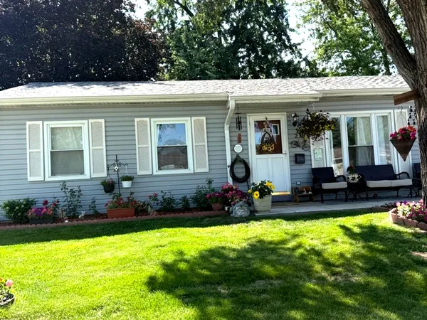$245,000 | 216 Linden Avenue, Romeoville, IL 60446