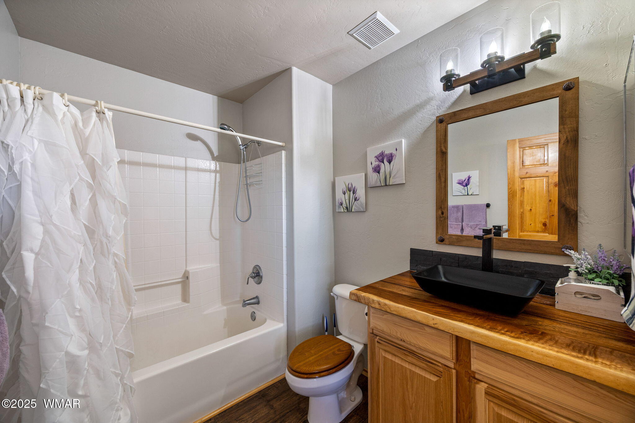 2295 Bison Rnch Trail Overgaard, AZ 85933 - Photo 14 of 68 DOWN STAIRS OWNERS SUITE BATHROOM