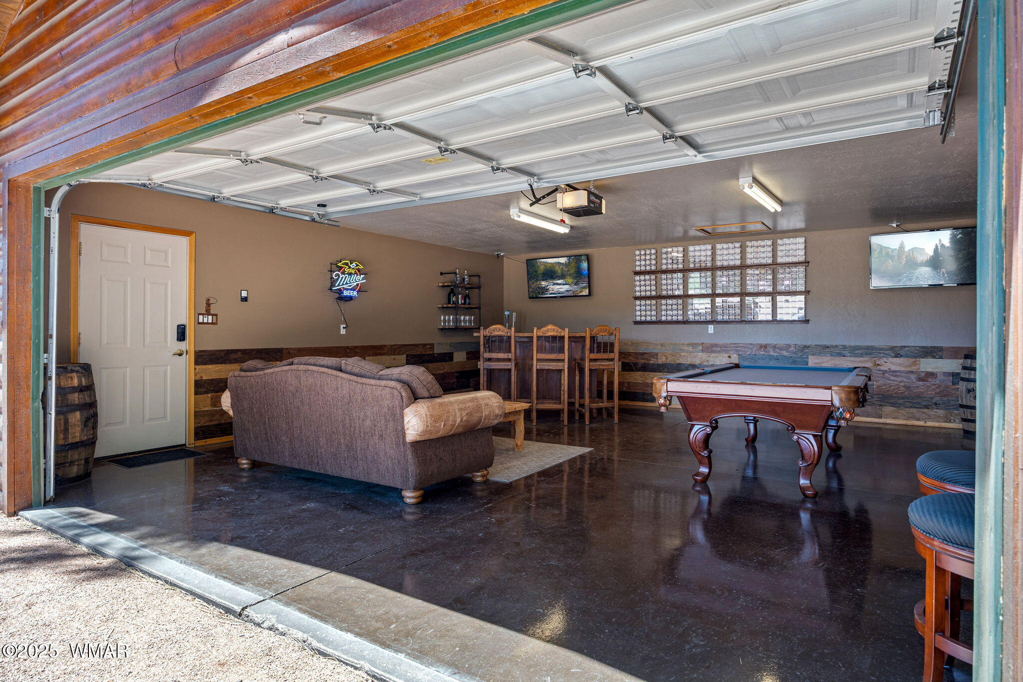 2295 Bison Rnch Trail Overgaard, AZ 85933 - Photo 37 of 68 GARAGE