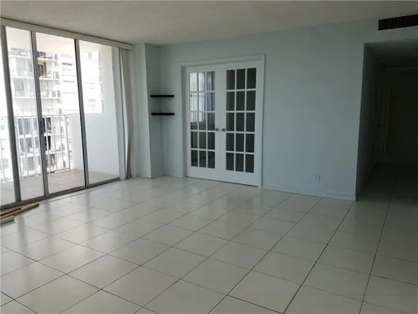 $2,950 | 111 Briny Avenue, Unit 2011, Pompano Beach, FL 33062
