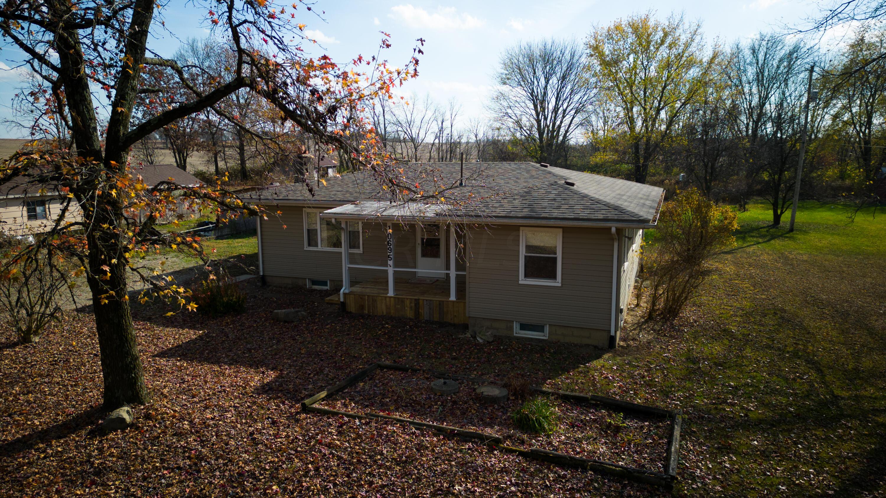 10695 Valentine Road Southwest Stoutsville, OH 43154 - Photo 4 of 38 10695 Valentine Rd SW-35
