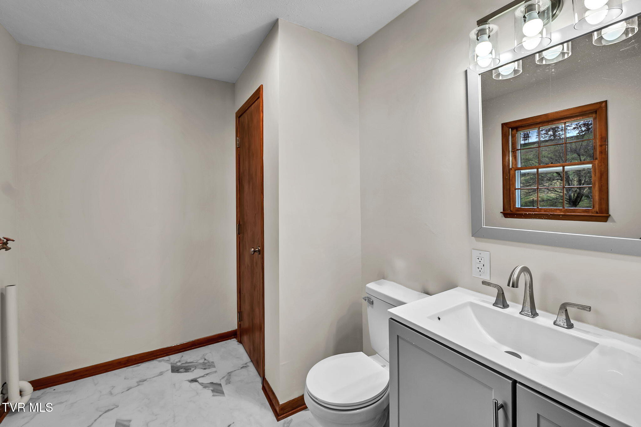 24850 Walden Road Abingdon, VA 24210 - Photo 25 of 38 25-web-or-mls-24850-walden-rd