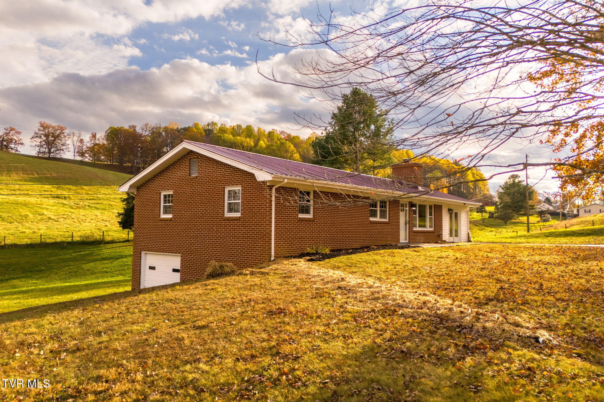 24850 Walden Road Abingdon, VA 24210 - Photo 3 of 38 3-web-or-mls-24850-walden-rd