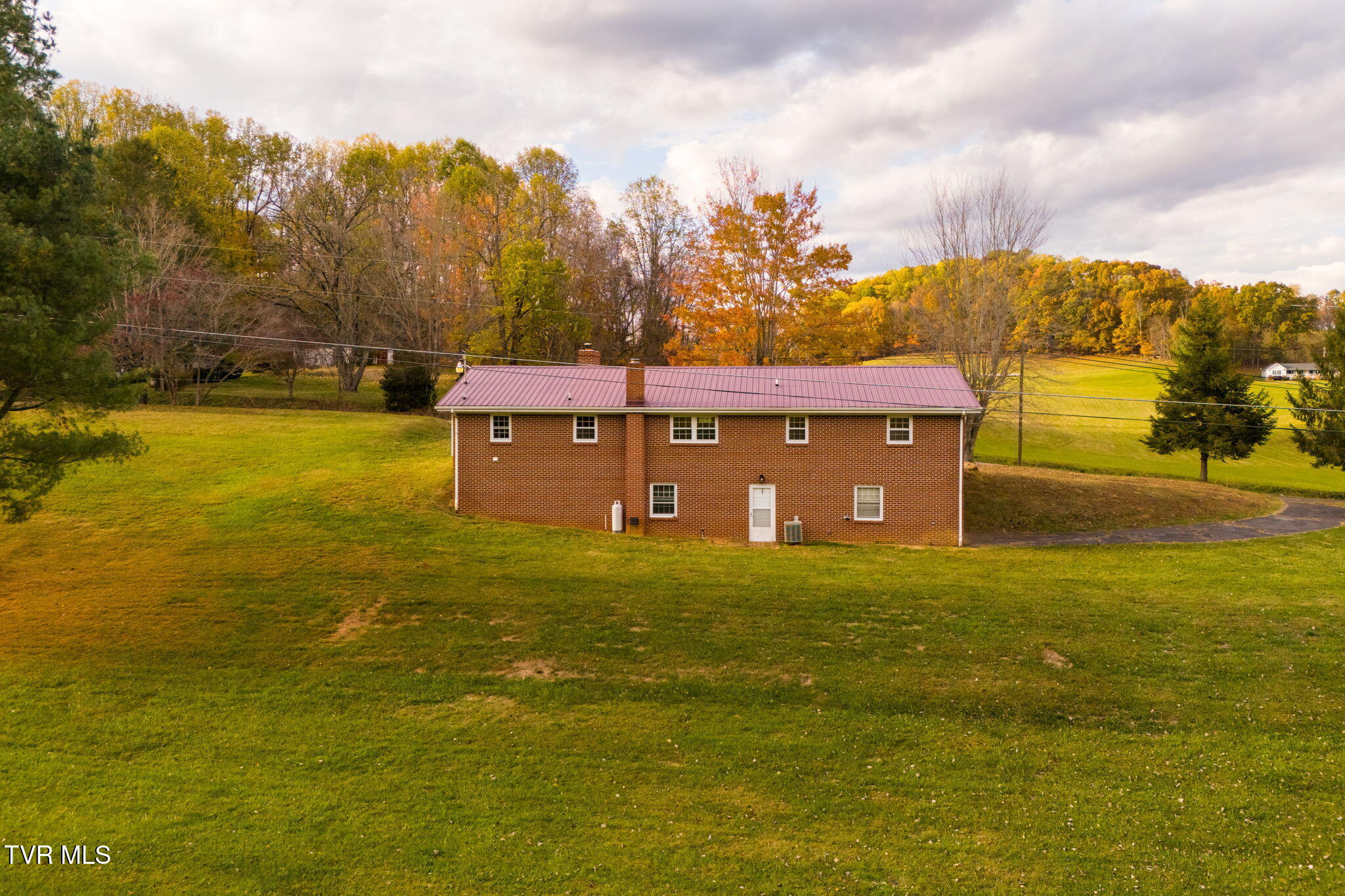 24850 Walden Road Abingdon, VA 24210 - Photo 6 of 38 6-web-or-mls-24850-walden-rd