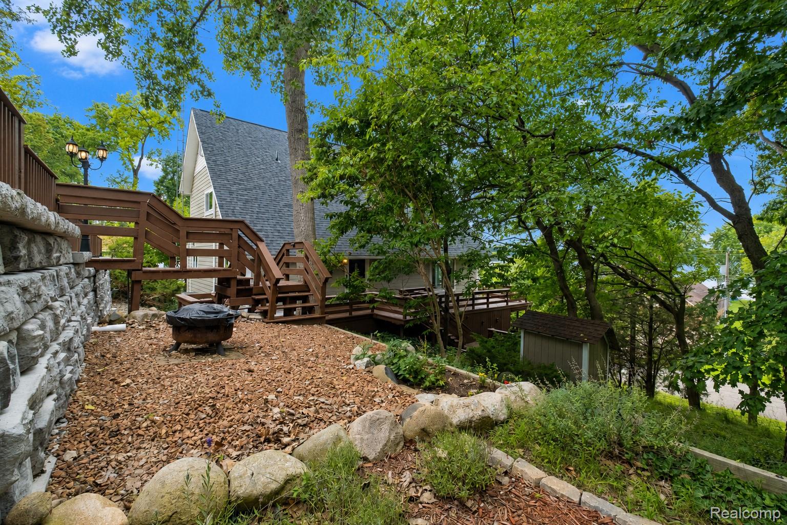 15420 Jennings Road Fenton, MI 48430 - Photo 33 of 45 exterior-22 (1).JPG