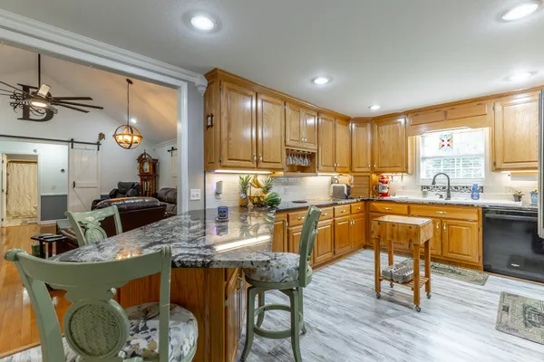 $379,900 | 7354 County Road 44, Dawson, AL 35963