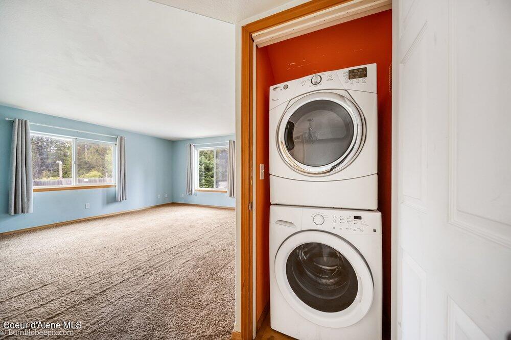 34400 North Cherokee Road Bayview, ID 83803 - Photo 11 of 28 Laundry