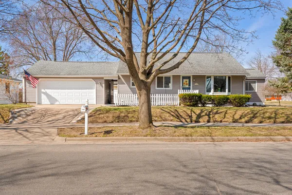 $275,000 | 3400 28th Street South, La Crosse, WI 54601