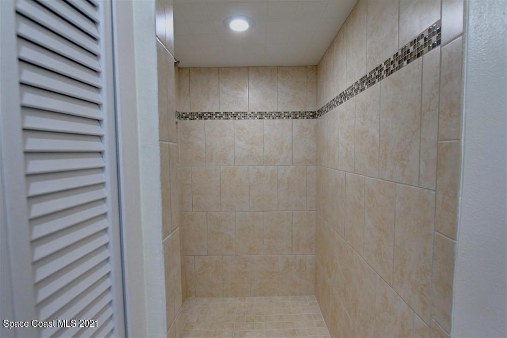 104 Crystal Lake Road Melbourne, FL 32901 - Photo 11 of 27 IMG_6215_6_7_Fusion-Natural