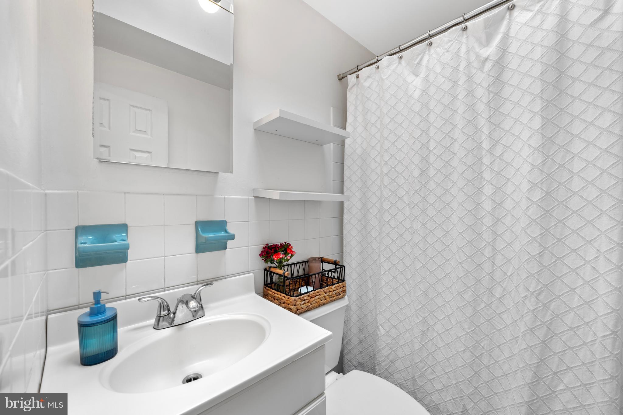 7307 Hiola Road Philadelphia, PA 19128 - Photo 17 of 24 Gallery Image 17