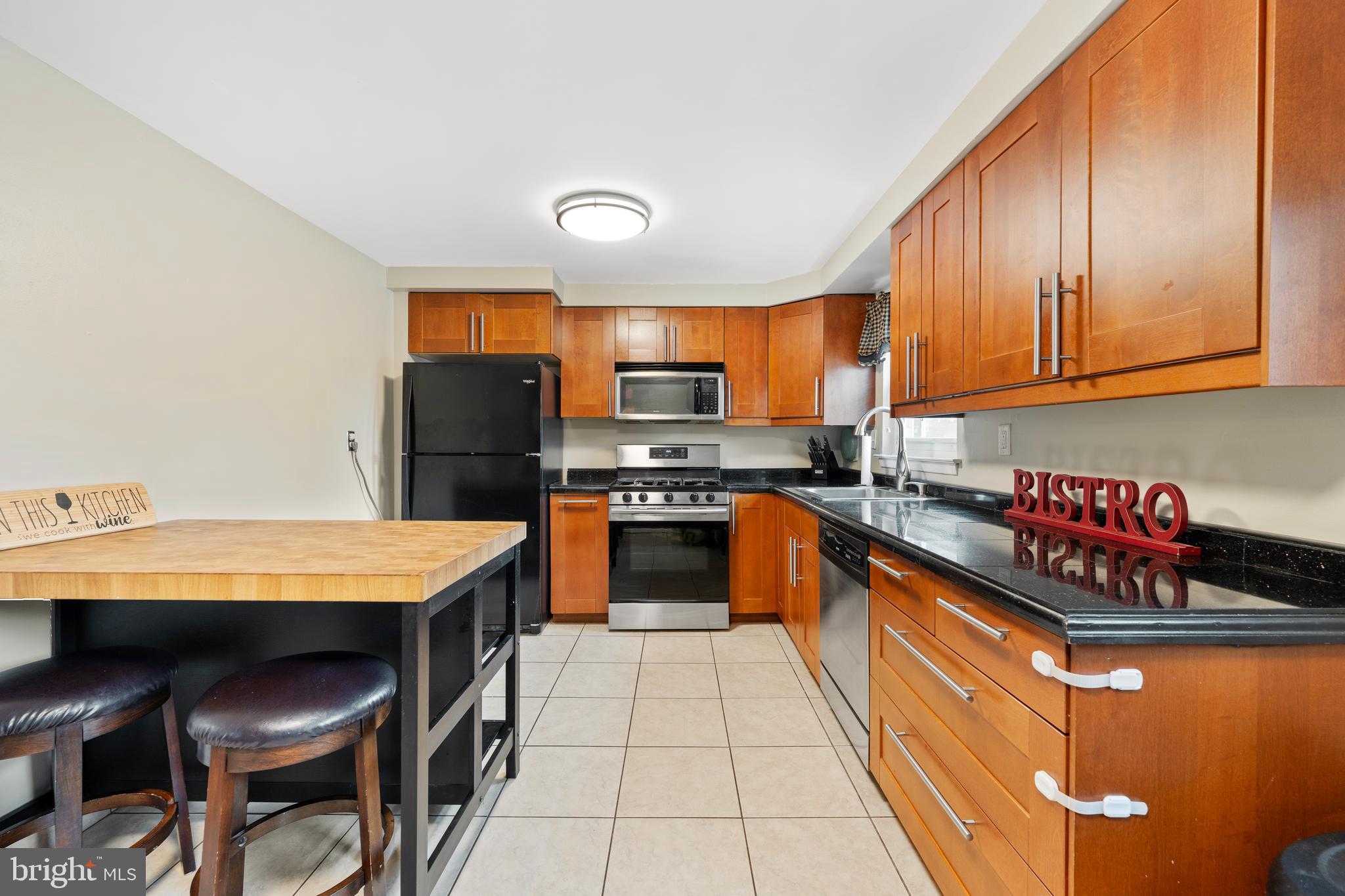 7307 Hiola Road Philadelphia, PA 19128 - Photo 8 of 24 Gallery Image 8