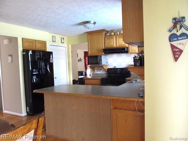 6052 Dutcher Road Howell, MI 48843 - Photo 8 of 27 IMG_2626.jpg