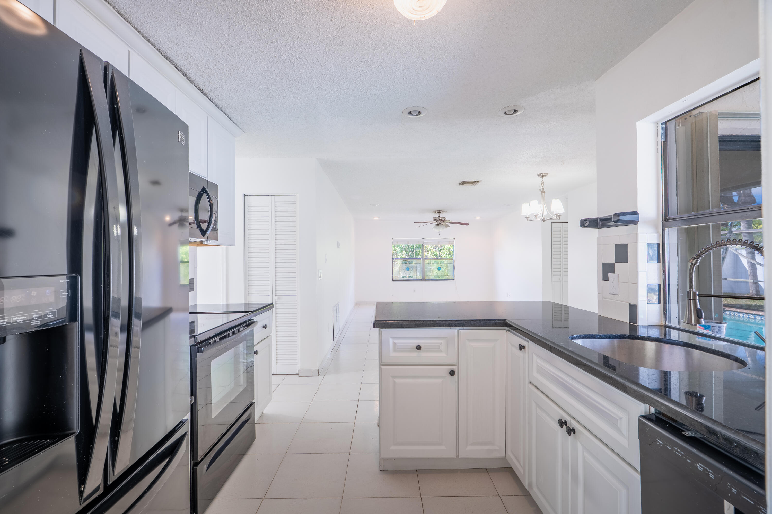 22651 Southwest 8th Court Boca Raton, FL 33433 - Photo 14 of 24 Kitchen